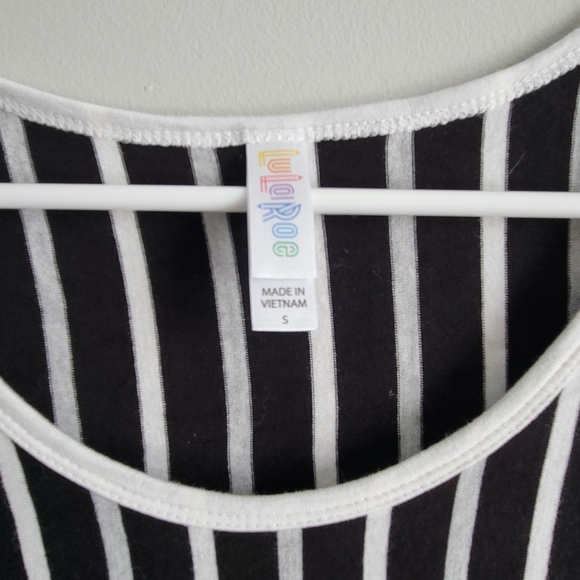 LulaRoe Tee - Picture 3 of 3